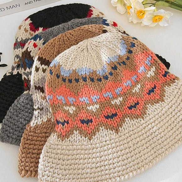 Knitted Bucket hat - Picture 2 of 2